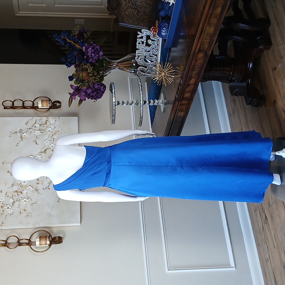 David's Bridal Elegant Blue One-Shoulder Formal Floor-length Gown. Size 4 - Picture 5 of 17